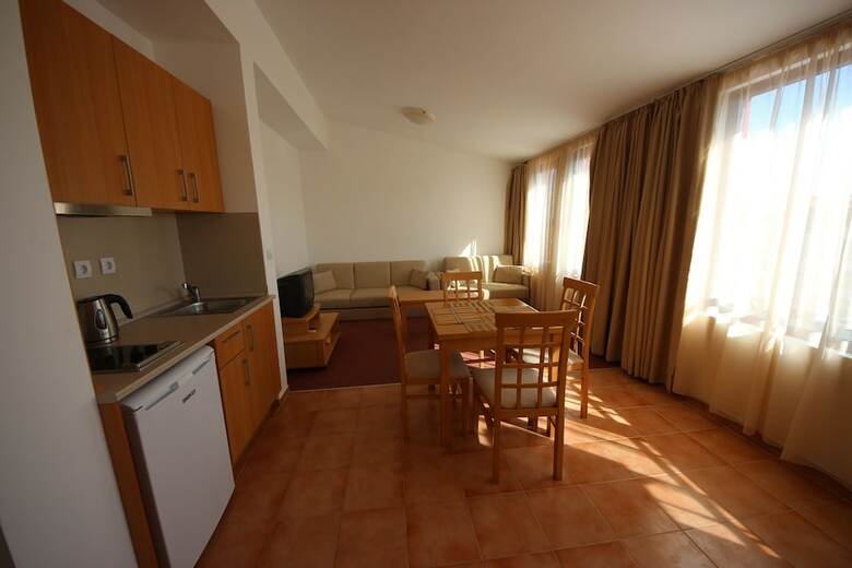 Menada Ravda Apartments