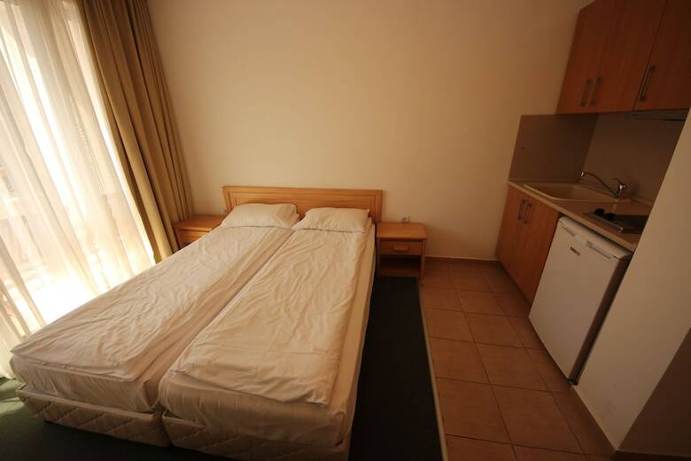 Menada Ravda Apartments