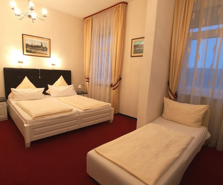 Hotel Am Schloss Biebrich