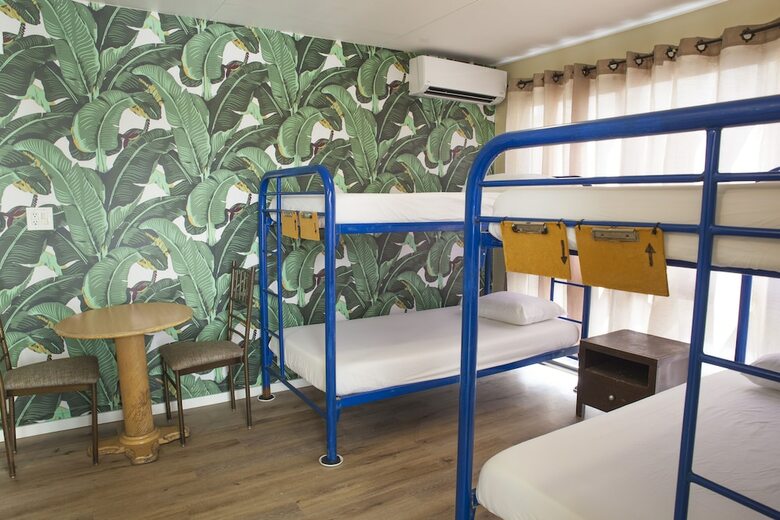 Hostal Waikiki Beachside Hostel