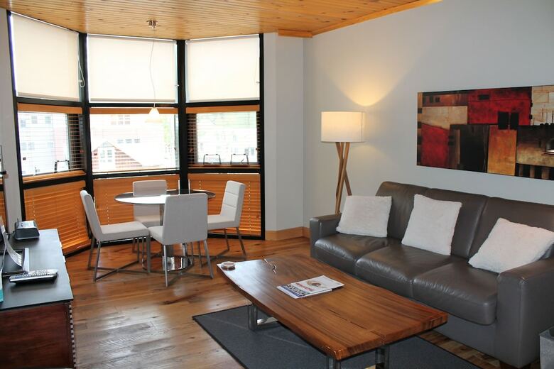 Apartamento Ice House Suites And Condominiums