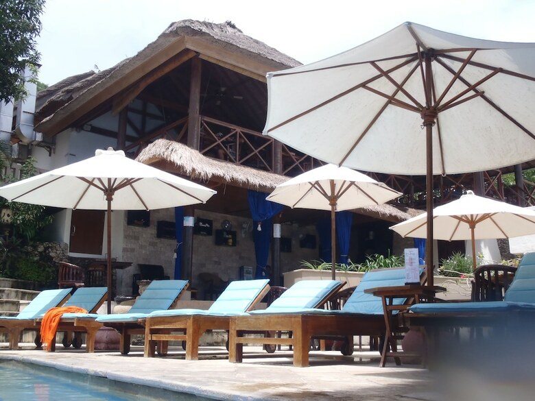 Hotel Coconuts Beach Resort