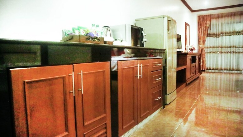 Aiyaree Place Hotel