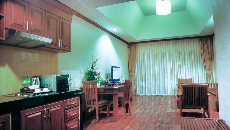 Aiyaree Place Hotel