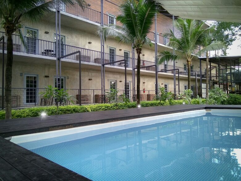 Ny Th Hotel