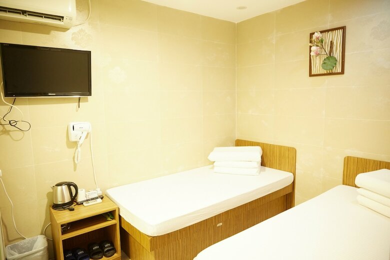 Hostal Kam Fu Guest House