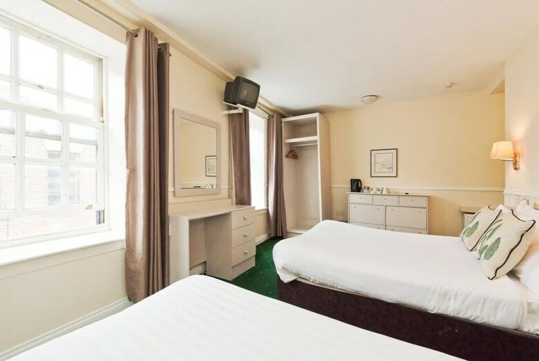 Riverhouse Hotel