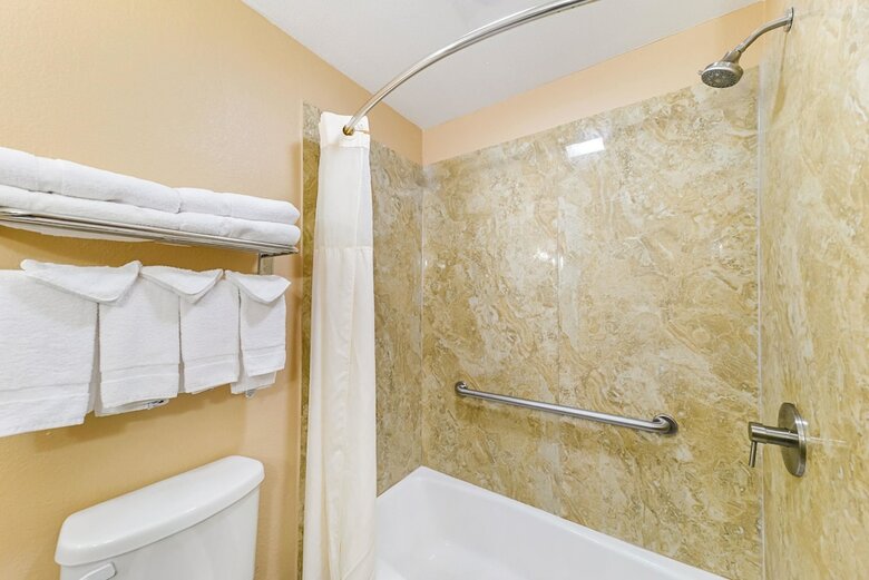 Hotel Quality Inn & Suites