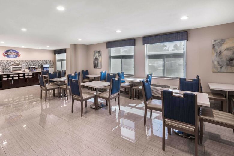 Hotel Baymont By Wyndham Albuquerque Airport