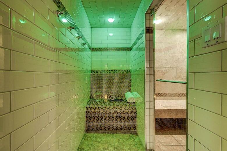 Hotel Springhill Suites By Marriott Old Montreal
