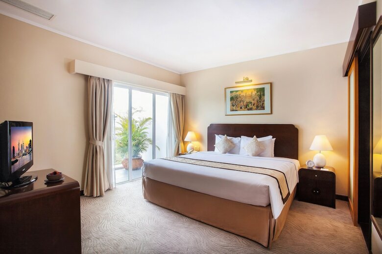 Norfolk Hotel