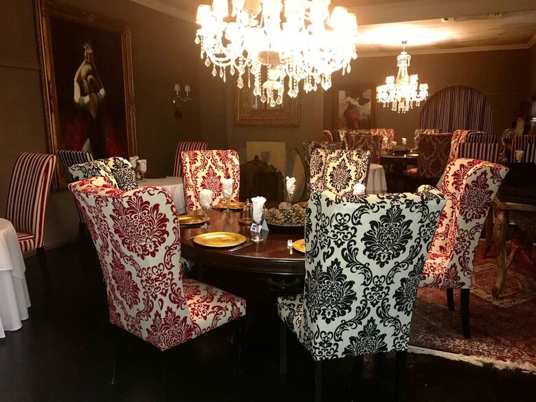 Shangri-la Country Hotel