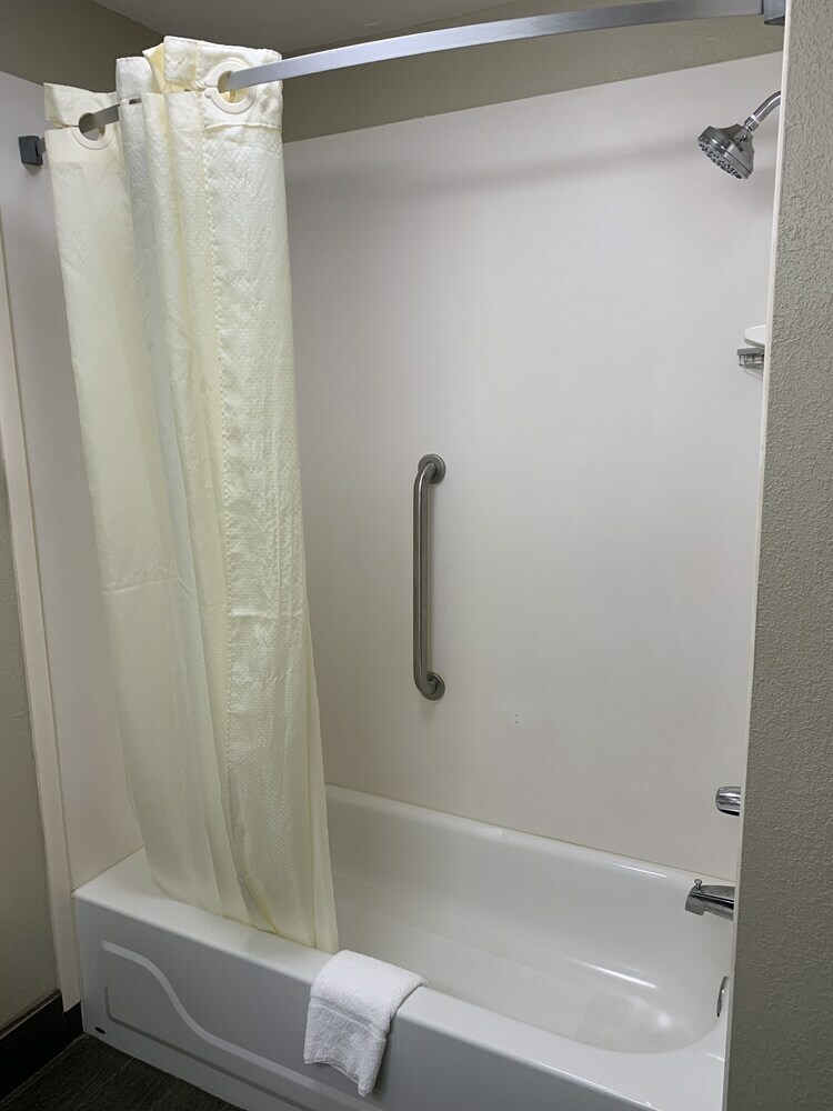 Hotel Quality Inn & Suites