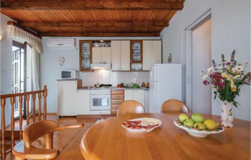 Apartment Hrboki II