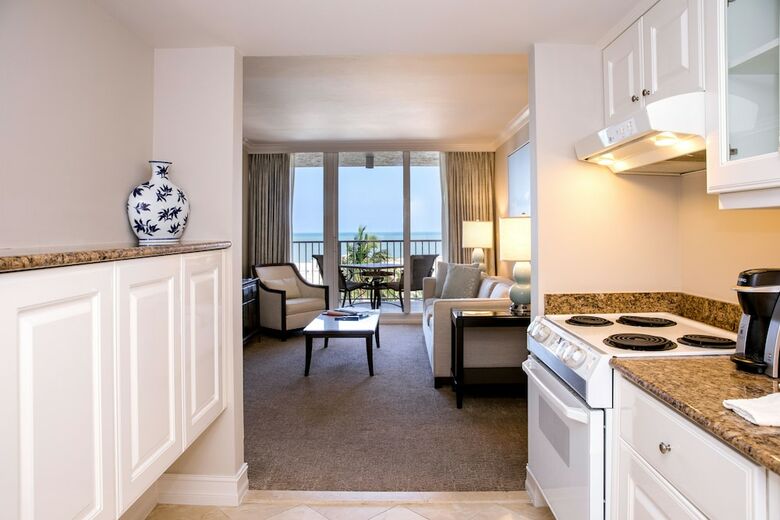 Hotel Marco Beach Ocean Resort