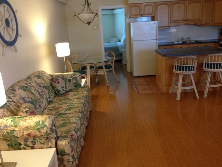 Hotel Ebb Tide
