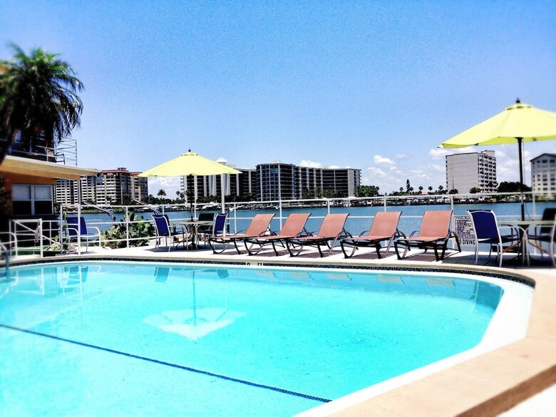 Hotel Ebb Tide
