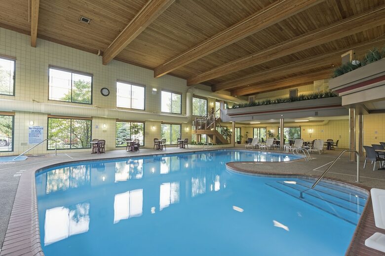 Hotel Holiday Inn Express Holland