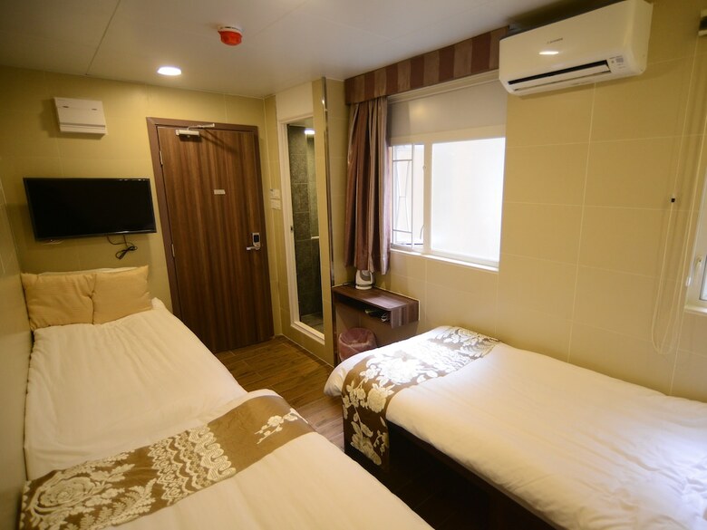 Hostal Kong Hing Guest House