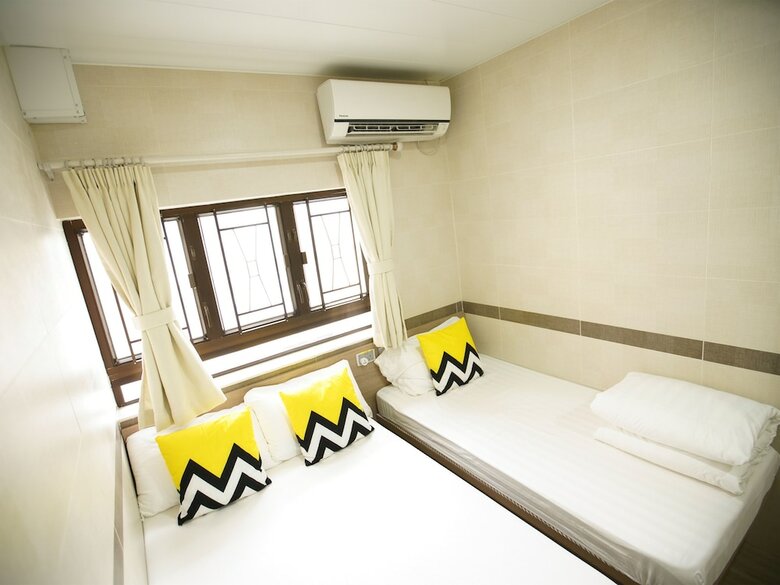 Hostal Kong Hing Guest House