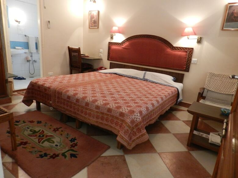 Hotel Arya Niwas