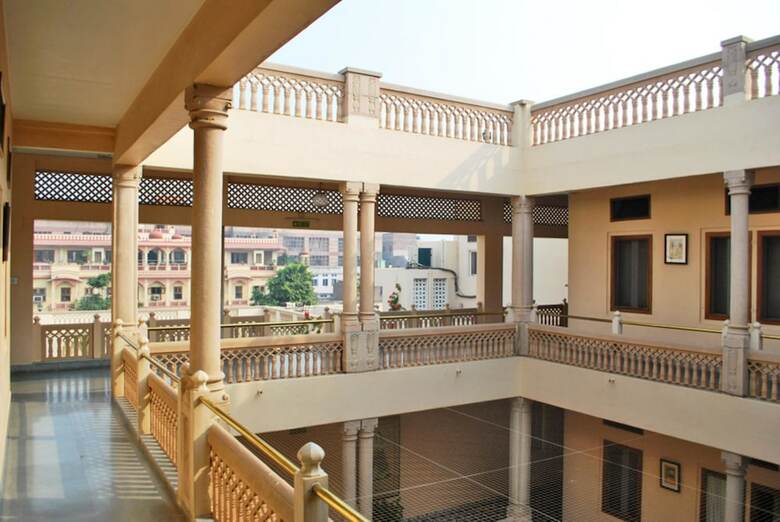 Hotel Arya Niwas