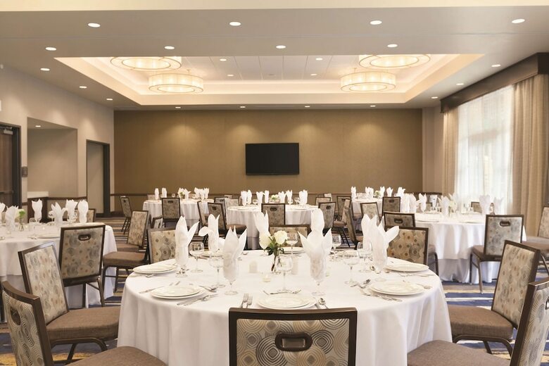 Hotel Embassy Suites Portland/hillsboro, Oregon