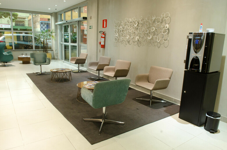 Hotel �mpar Su�tes Expominas