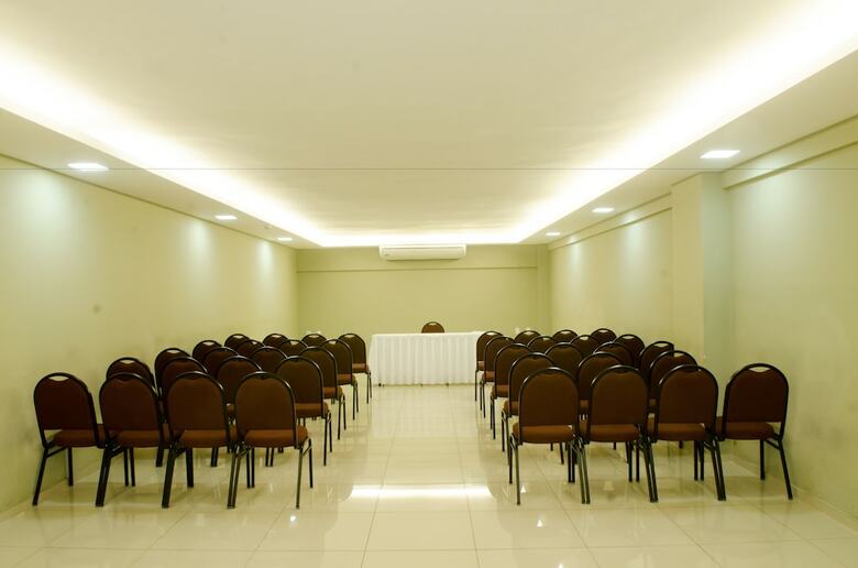 Hotel �mpar Su�tes Expominas