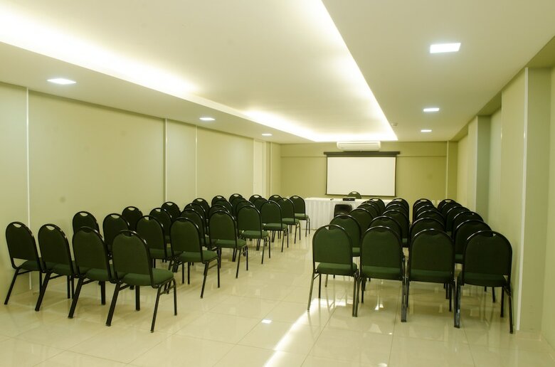 Hotel �mpar Su�tes Expominas