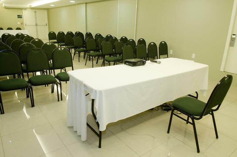Hotel �mpar Su�tes Expominas