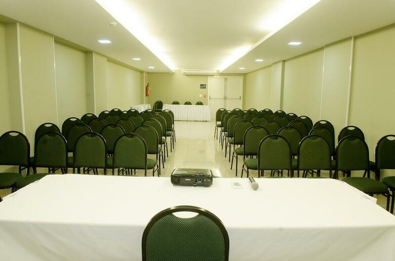 Hotel �mpar Su�tes Expominas