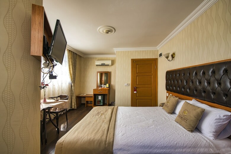 Kozan City Hotel