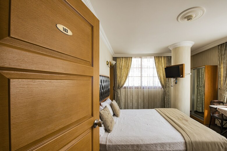 Kozan City Hotel