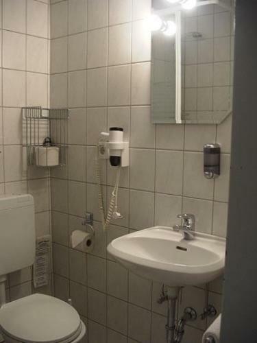 Hotel Karsten Airport