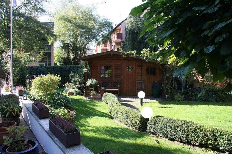 Hotel Karsten Airport