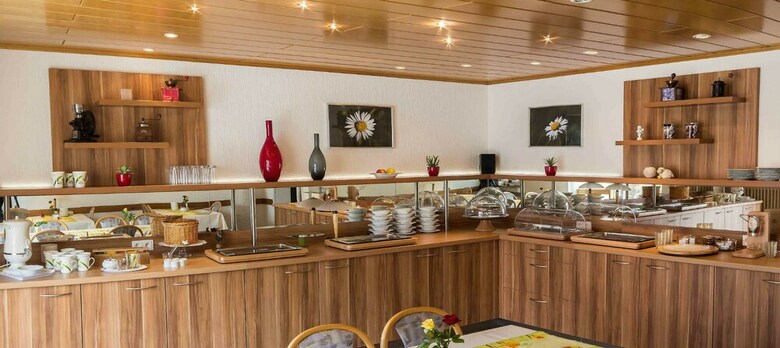 Hotel Karsten Airport