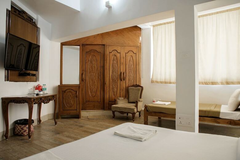 Pirache Art Hotel