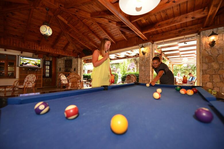 Perdikia Beach Hotel