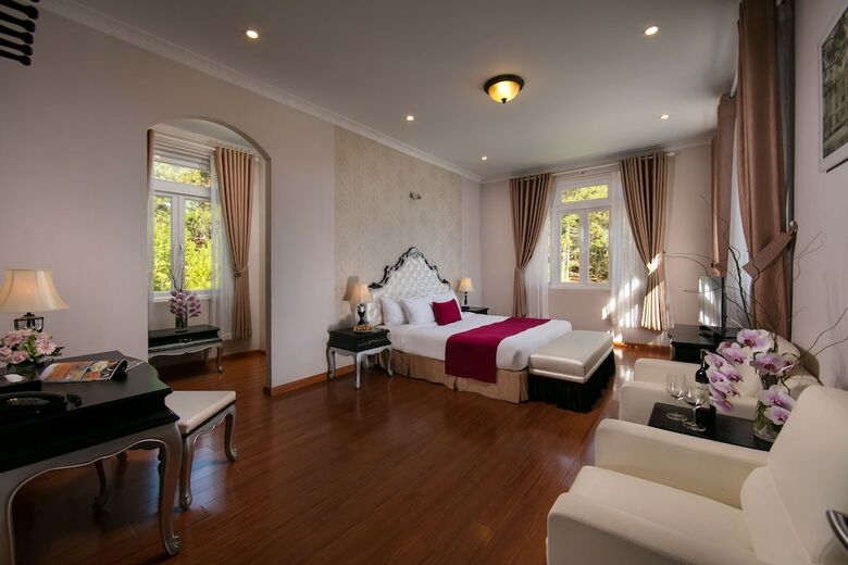 Hotel Sam Tuyen Lam Resort