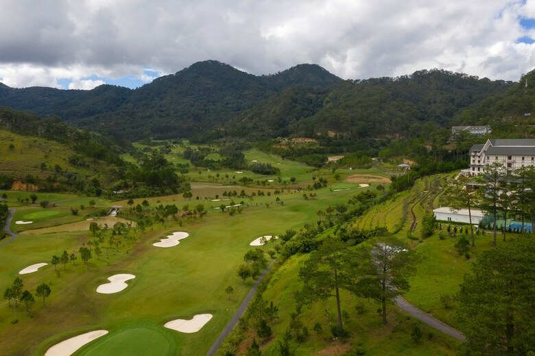 Hotel Sam Tuyen Lam Resort