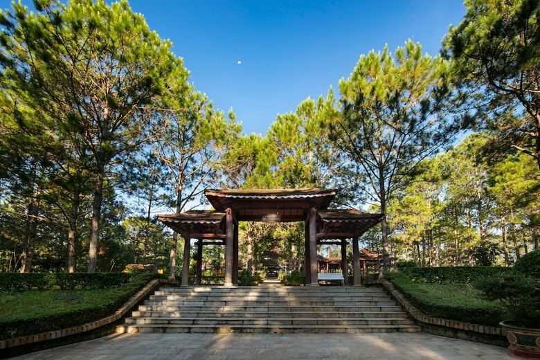 Hotel Sam Tuyen Lam Resort