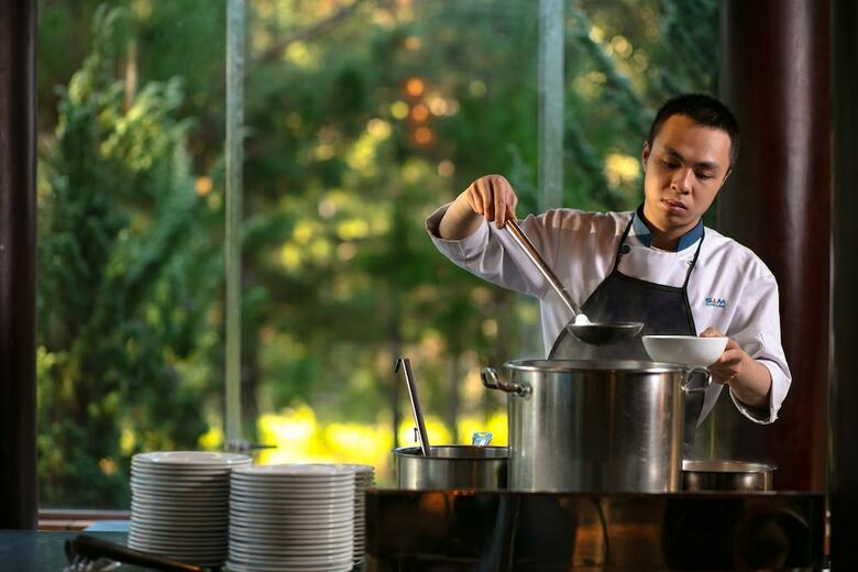 Hotel Sam Tuyen Lam Resort