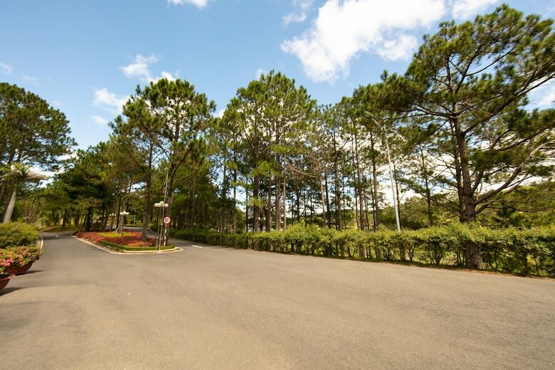 Hotel Sam Tuyen Lam Resort