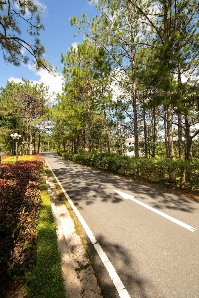 Hotel Sam Tuyen Lam Resort