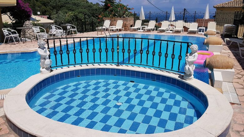 Avra Paradise Aparthotel