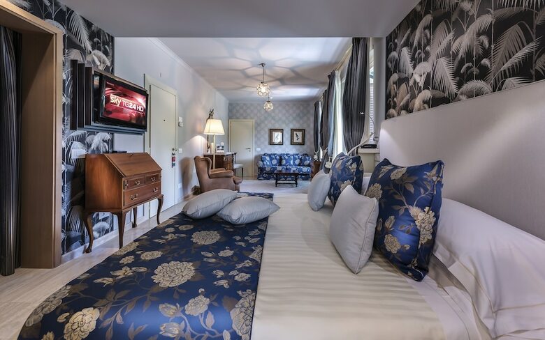 Augustus Hotel & Resort