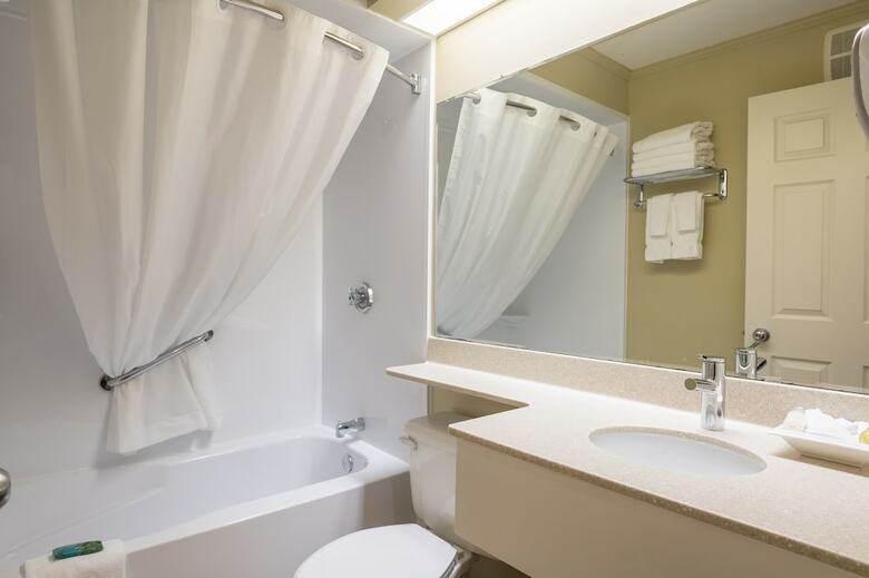 Hotel Amsterdam Inn & Suites Moncton