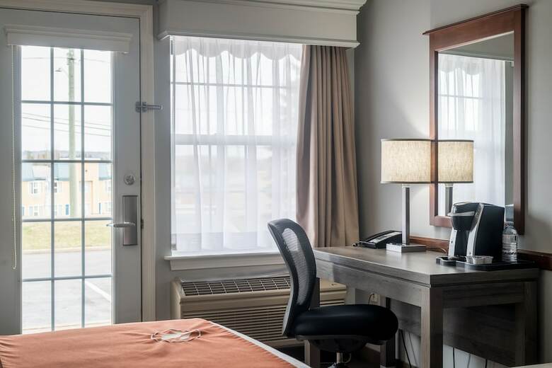Hotel Amsterdam Inn & Suites Moncton