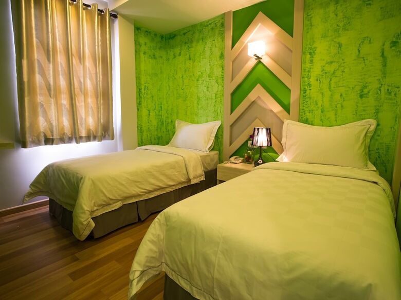 Hotel Sunshine Inn Plus